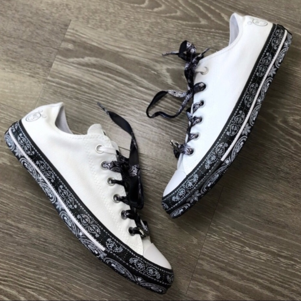 NWOT Miley Cyrus x Converse All Star
